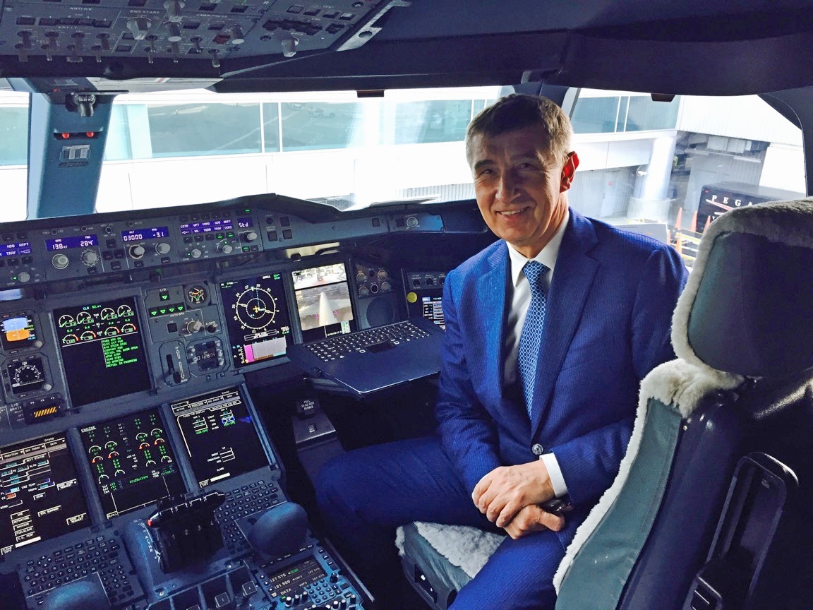 Andrej Babiš v kokpitu obřího Airbusu A380